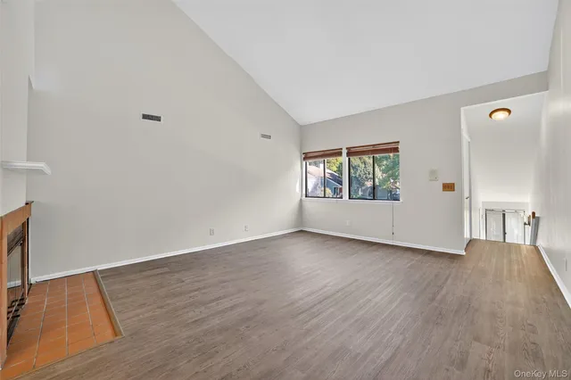 $374,999 | 132 Stonemeadow Drive, South Salem, NY 10590