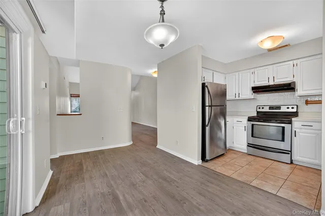 $374,999 | 132 Stonemeadow Drive, South Salem, NY 10590