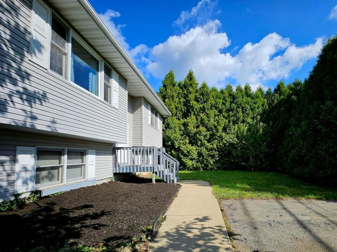 647 North Calumet Road Chesterton, IN 46304 - Photo 2 of 42 a view of a house with a yard