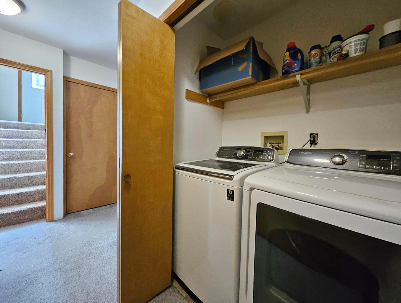 647 North Calumet Road Chesterton, IN 46304 - Photo 29 of 42 a utility room with dryer and washer