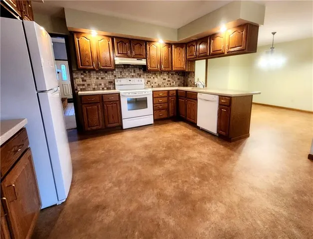 $335,000 | 608 South 12th Terrace, Savannah, MO 64485