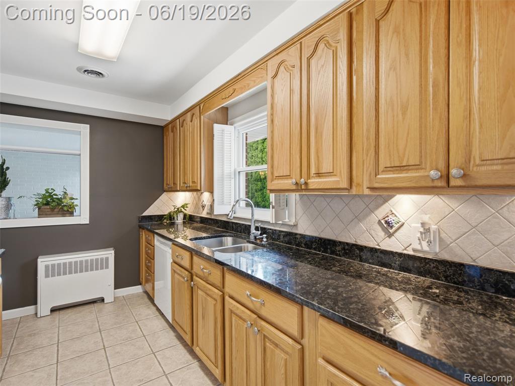 24 Nevada Avenue Rochester Hills, MI 48309 - Photo 21 of 34