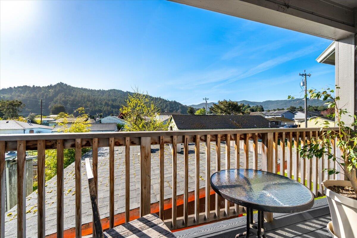145 Columbus Street Rio Dell, CA 95562 - Photo 4 of 40