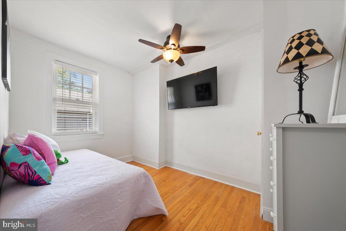 313 Fairview Avenue Moorestown, NJ 08057 - Photo 24 of 47 a bedroom with a bed and a flat screen tv
