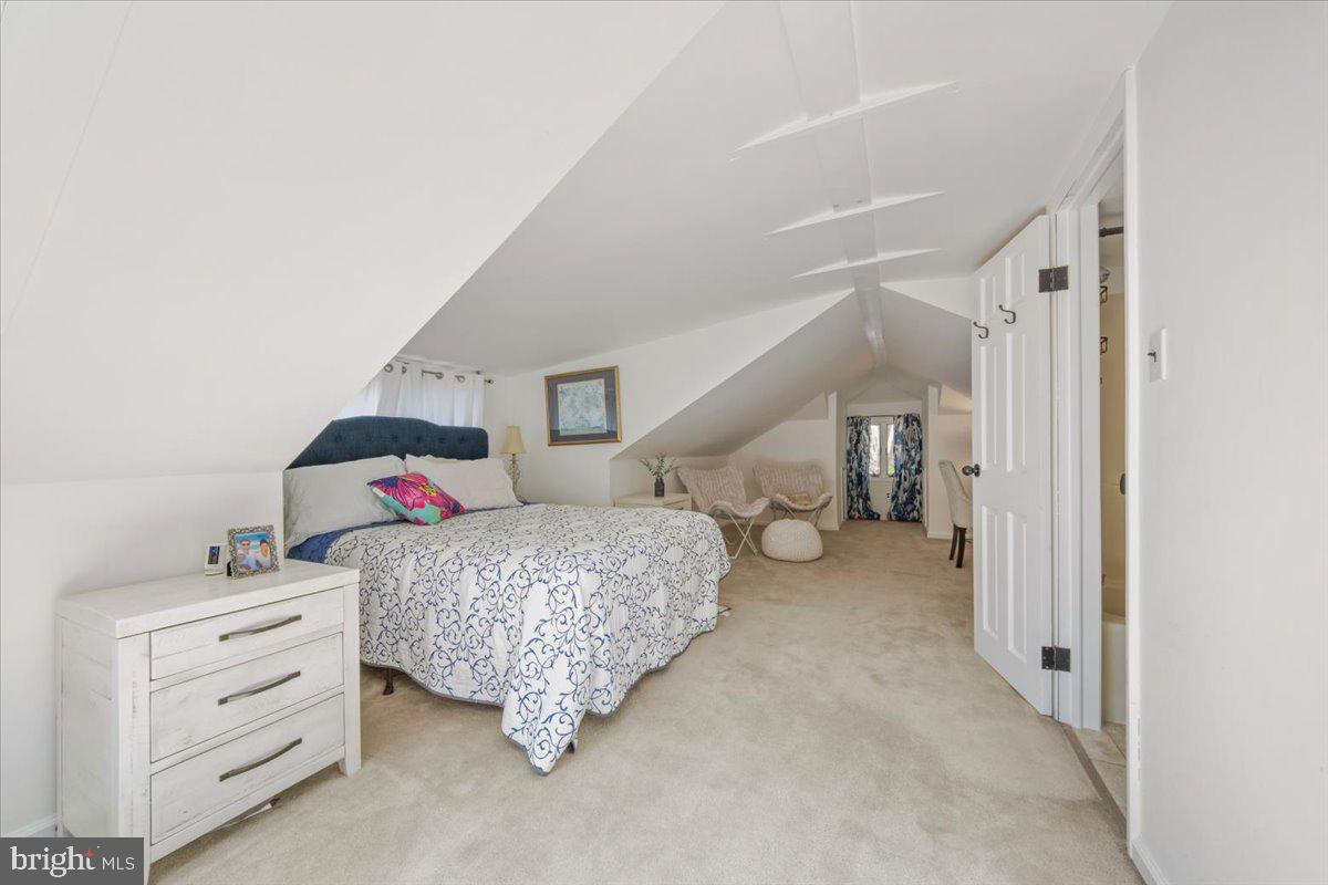 313 Fairview Avenue Moorestown, NJ 08057 - Photo 28 of 47 a bedroom with bed and closet