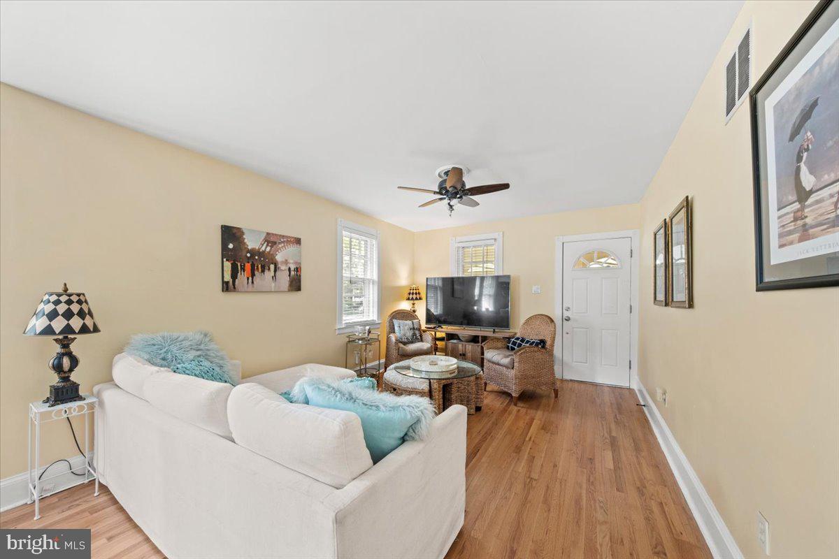 313 Fairview Avenue Moorestown, NJ 08057 - Photo 9 of 47 a living room with furniture and a flat screen tv