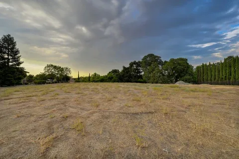 a view of a lake view