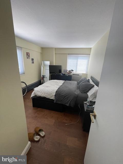 2101 Chestnut Street, Unit 504 Philadelphia, PA 19103 - Photo 5 of 28 a bedroom with a bed and window