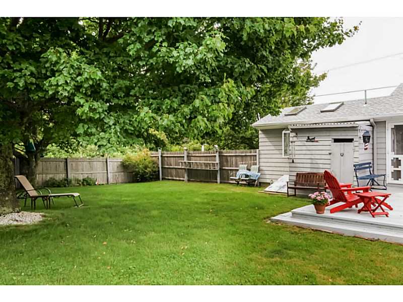 1 Major Arnold Road Narragansett, RI 02882 - Photo 22 of 25 Yard/Garden.