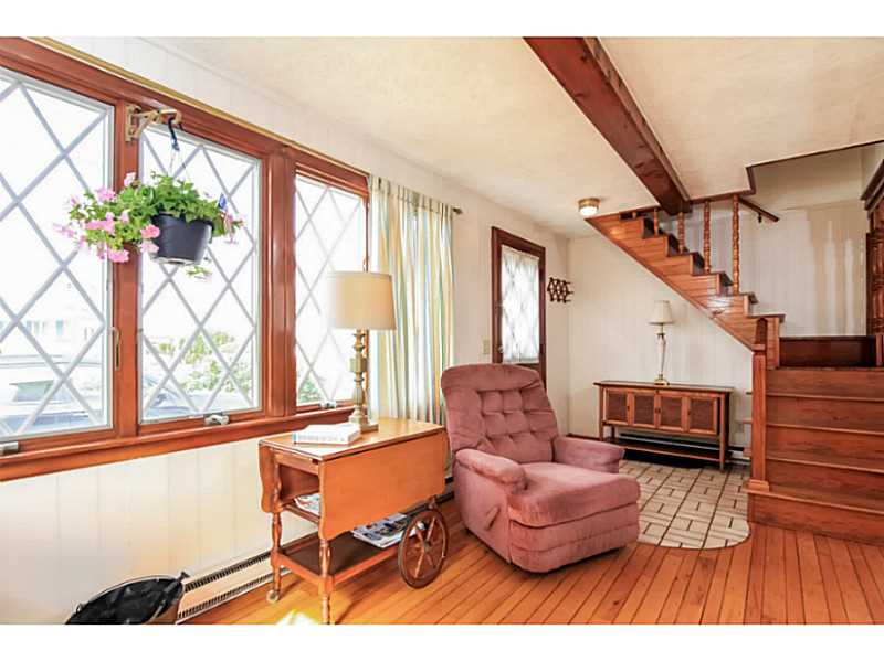 1 Major Arnold Road Narragansett, RI 02882 - Photo 6 of 25 Living Room.
