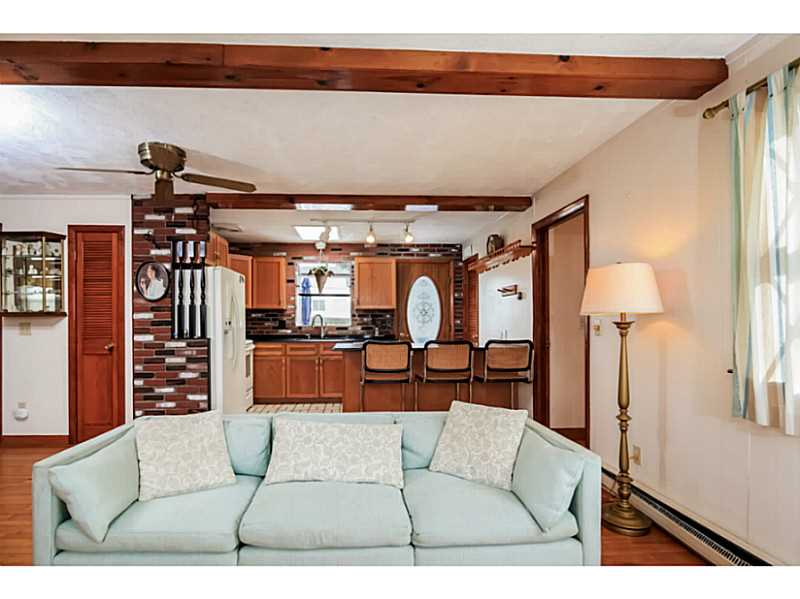 1 Major Arnold Road Narragansett, RI 02882 - Photo 7 of 25 Living Room.