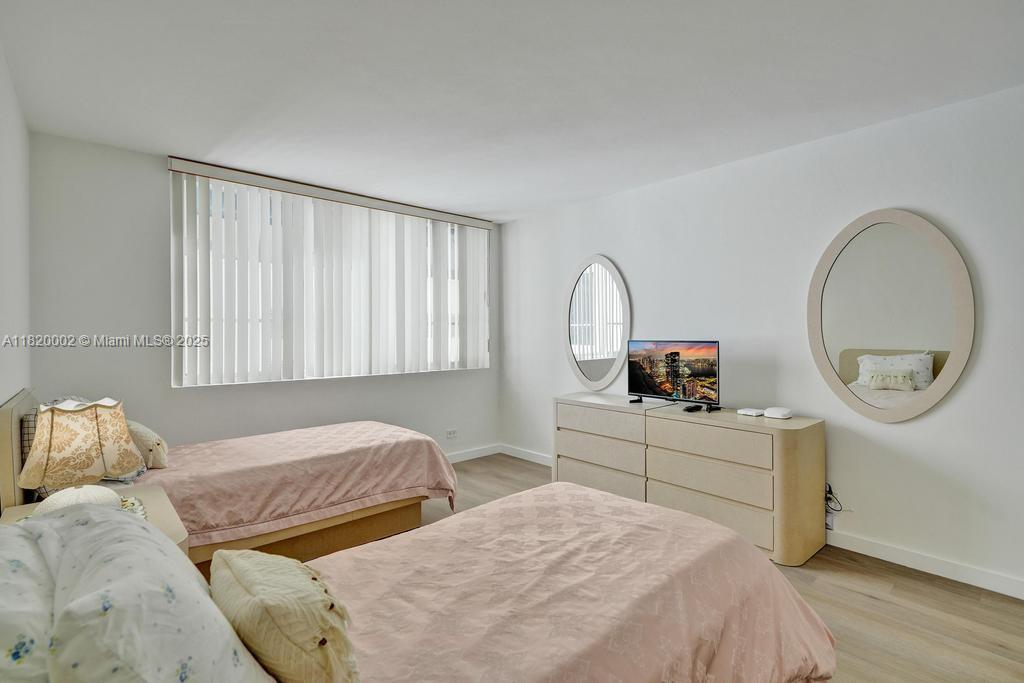 5005 Collins Avenue, Unit 424 Miami Beach, FL 33140 - Photo 13 of 22