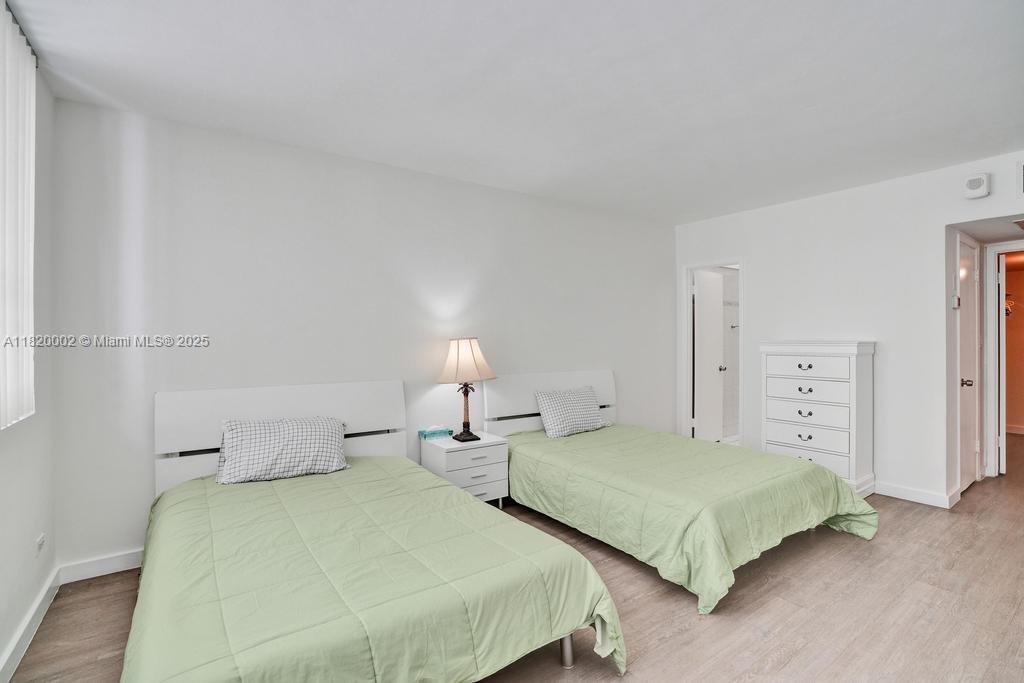 5005 Collins Avenue, Unit 424 Miami Beach, FL 33140 - Photo 17 of 22