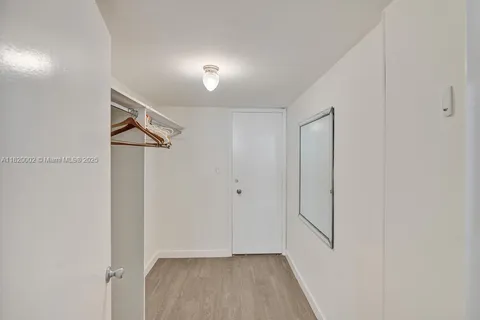 $425,000 | 5005 Collins Avenue, Unit 424, Miami Beach, FL 33140