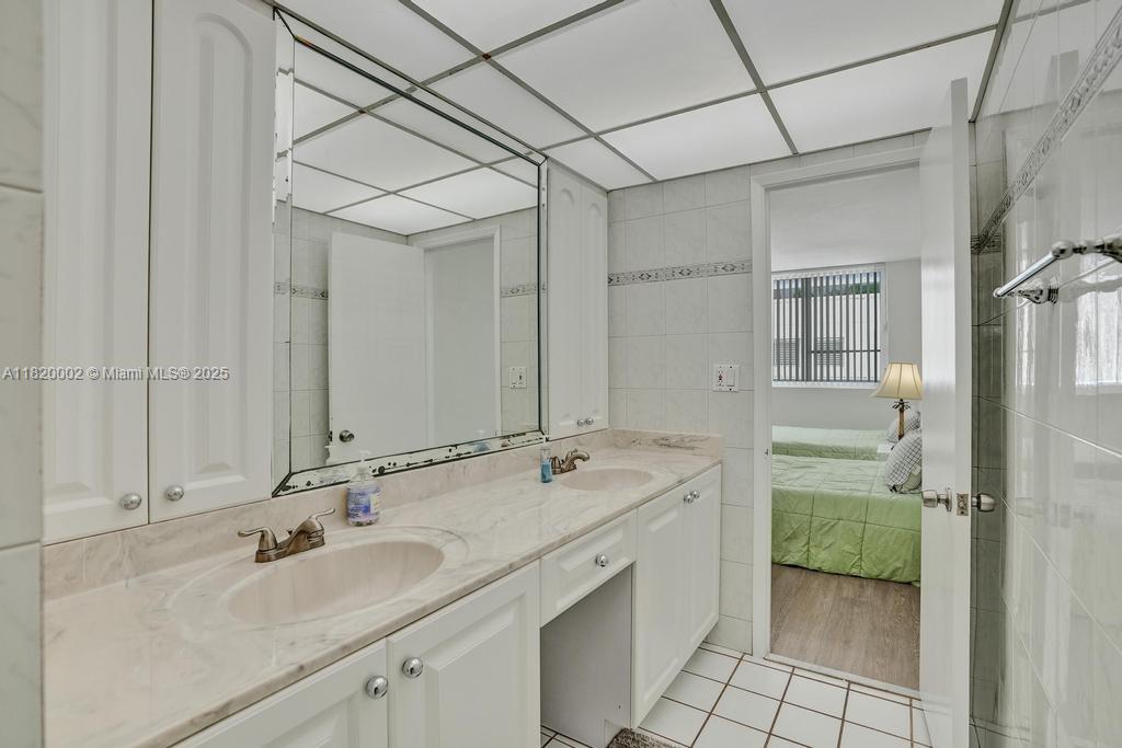 5005 Collins Avenue, Unit 424 Miami Beach, FL 33140 - Photo 21 of 22