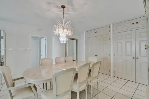 $425,000 | 5005 Collins Avenue, Unit 424, Miami Beach, FL 33140