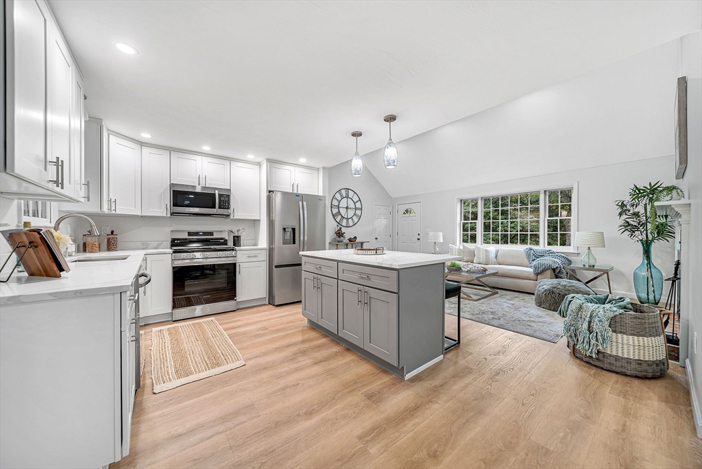 6 Black Oak Road Barnstable, MA 02648 - Photo 4 of 21