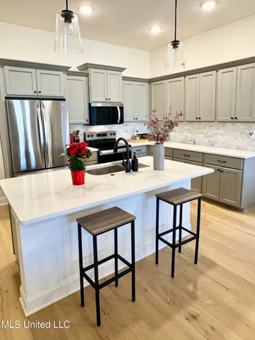 $347,900 | 612 Bolivar Drive, Nesbit, MS 38651