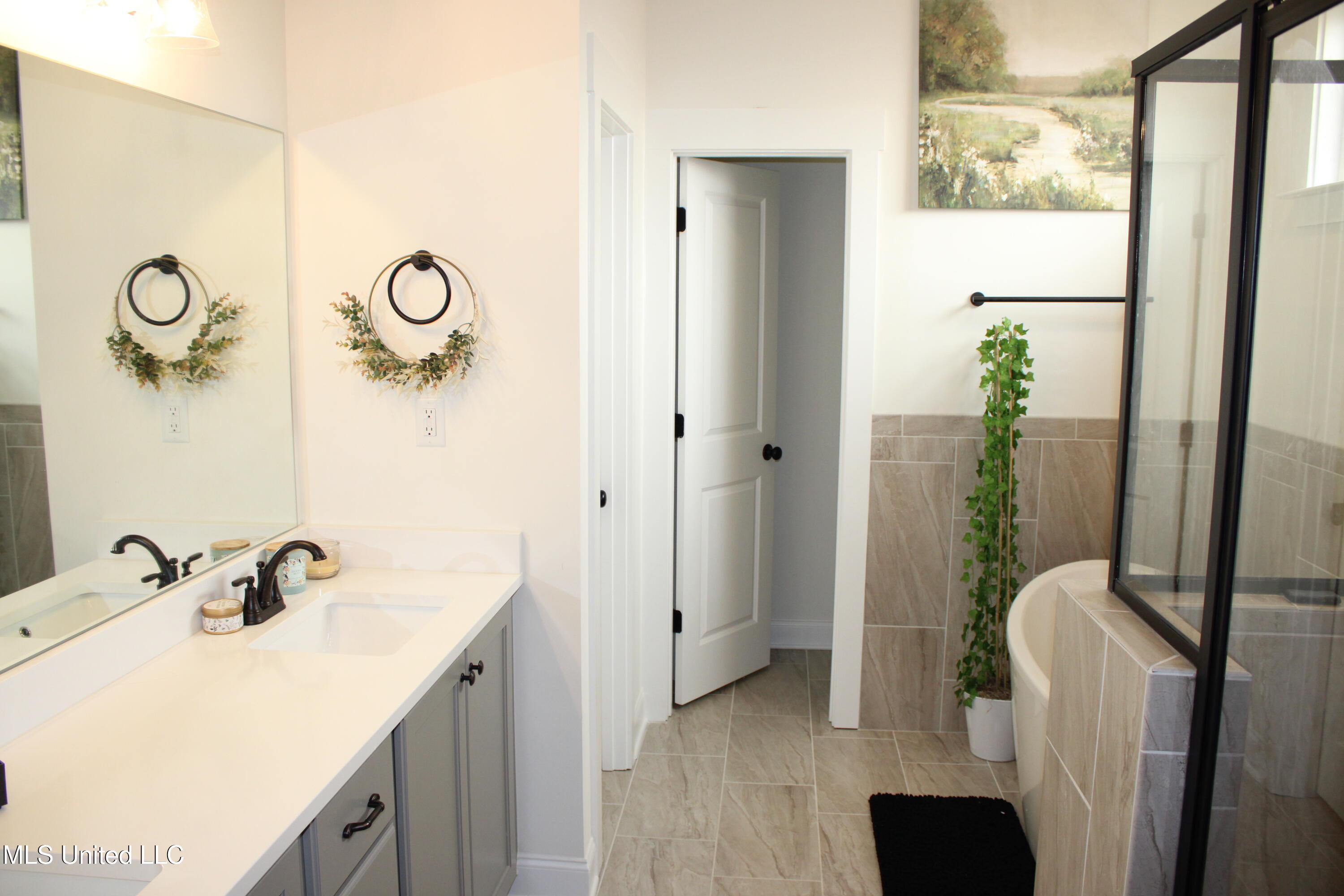 612 Bolivar Drive Nesbit, MS 38651 - Photo 27 of 41 Primary Bath