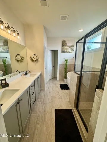 $347,900 | 612 Bolivar Drive, Nesbit, MS 38651