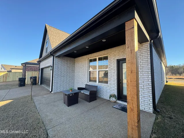 $347,900 | 612 Bolivar Drive, Nesbit, MS 38651