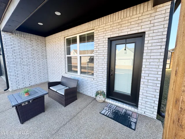 $347,900 | 612 Bolivar Drive, Nesbit, MS 38651