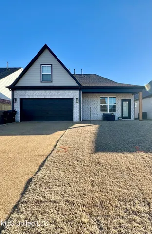 $347,900 | 612 Bolivar Drive, Nesbit, MS 38651