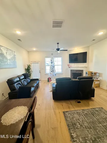 $347,900 | 612 Bolivar Drive, Nesbit, MS 38651