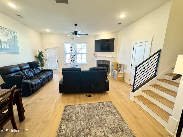 $347,900 | 612 Bolivar Drive, Nesbit, MS 38651