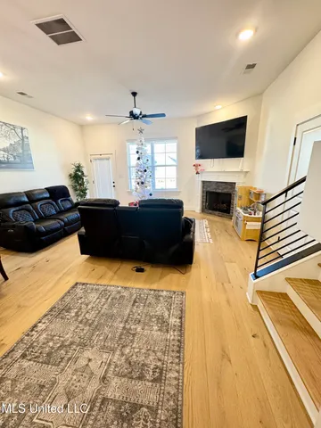 $347,900 | 612 Bolivar Drive, Nesbit, MS 38651