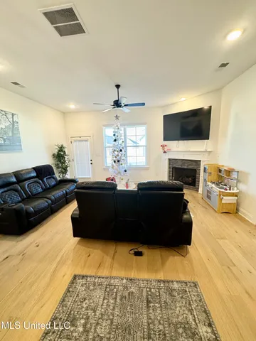 $347,900 | 612 Bolivar Drive, Nesbit, MS 38651