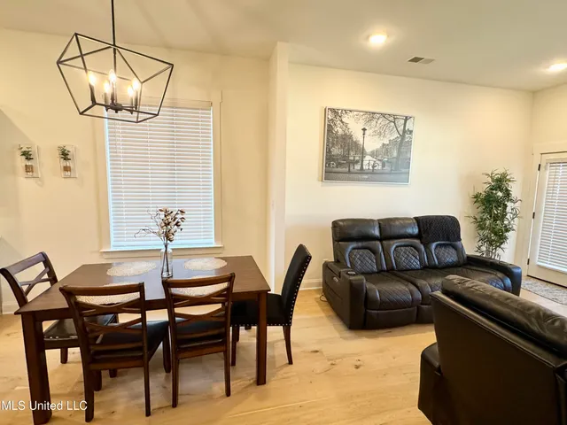 $347,900 | 612 Bolivar Drive, Nesbit, MS 38651