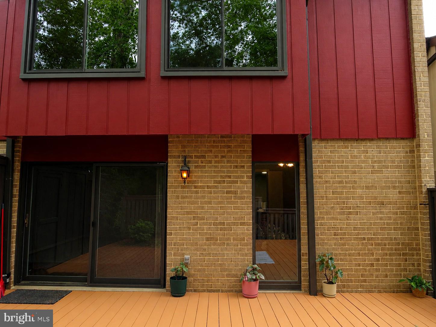 1709 Ivy Oak Square, Unit 18 Reston, VA 20190 - Photo 2 of 22 Beautiful fully decked back yard