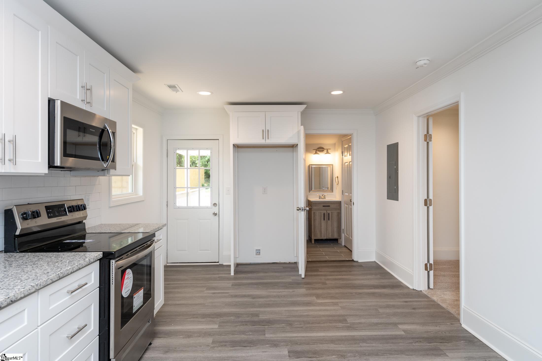11 Judson Road Greenville, SC 29611 - Photo 4 of 19 Gallery Image 4
