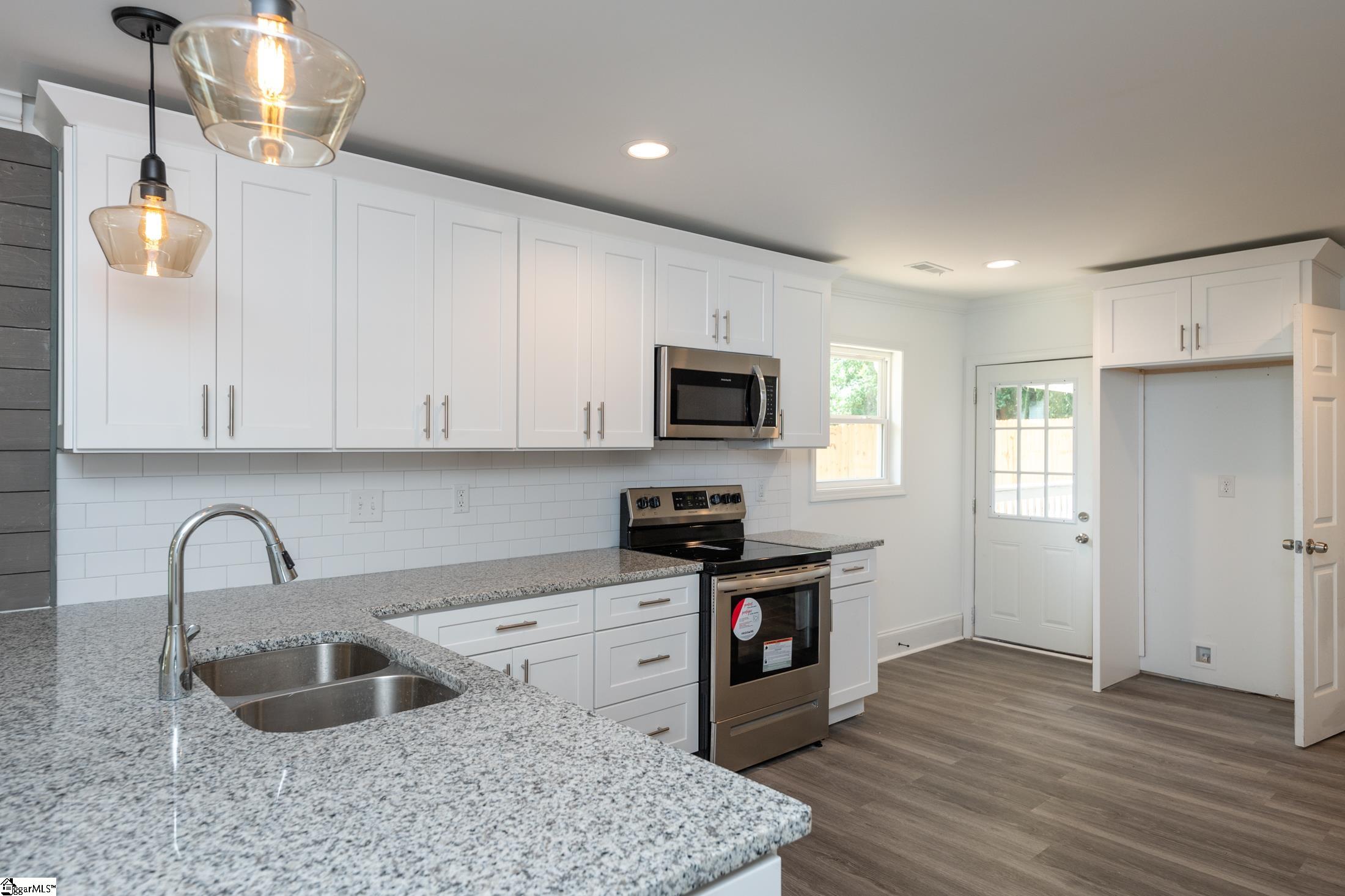 11 Judson Road Greenville, SC 29611 - Photo 5 of 19 Gallery Image 5