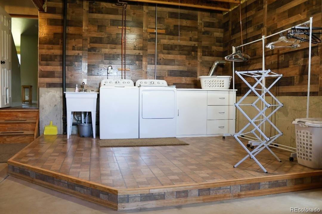 2501 Remington Road Elizabeth, CO 80107 - Photo 33 of 33 a room with gym equipment