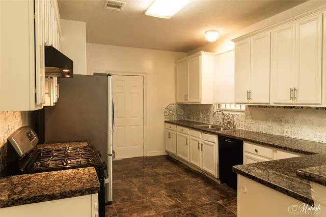 $2,200 | 10904 Panther Court, Houston, TX 77099