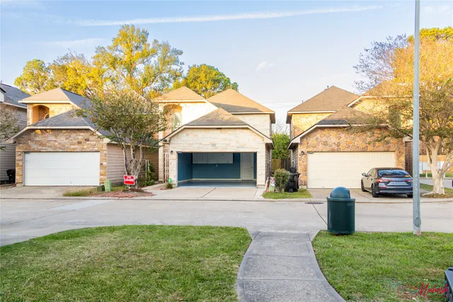 $2,200 | 10904 Panther Court, Houston, TX 77099