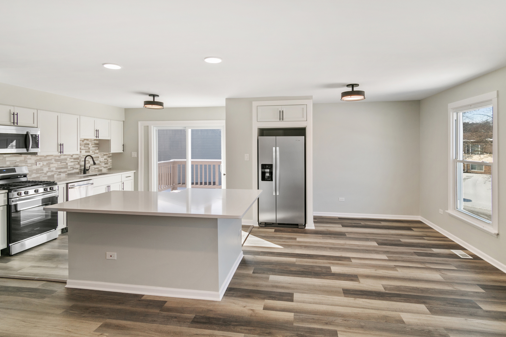 655 Sullivan Lane University Park, IL 60484 - Photo 2 of 24