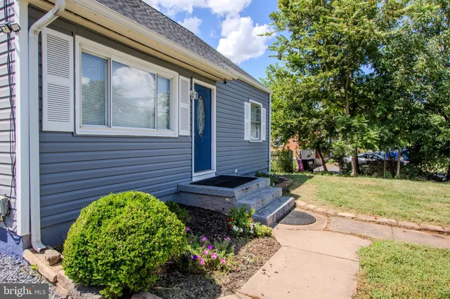 $529,900 | 7924 Manassas Drive, Manassas, VA 20111