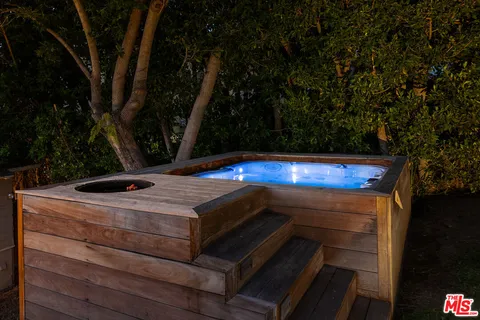 $1,895,000 | 1954 Comstock Avenue, Los Angeles, CA 90025