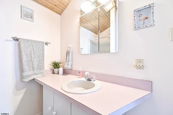 $4,000 | 400 East Brigantine Avenue, Unit 2C, Brigantine, NJ 08203