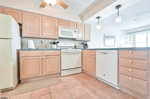 $4,000 | 400 East Brigantine Avenue, Unit 2C, Brigantine, NJ 08203