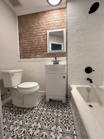 $1,050 | 479 State Street, Unit 7, Albany, NY 12203