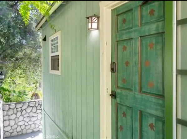 $2,995 | 533 Sturtevant Drive, Unit 1/2, Sierra Madre, CA 91024