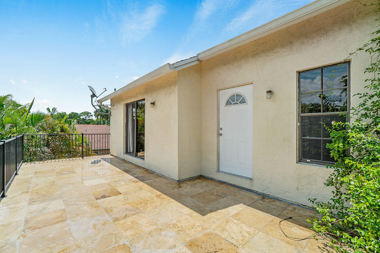 5087 Madison Road Delray Beach, FL 33484 - Photo 28 of 32 028-5087MadisonRd-DelrayBeach-FL-small
