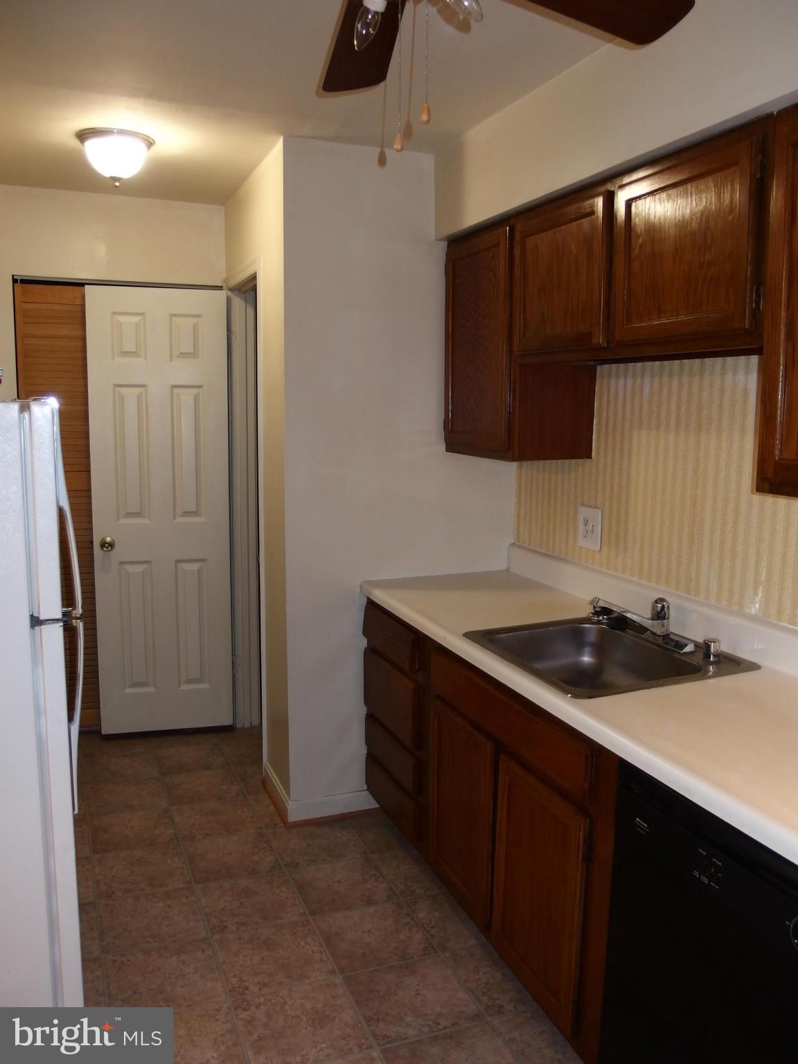 9065 North Laurel Road, Unit B Laurel, MD 20723 - Photo 5 of 12 Kitchen