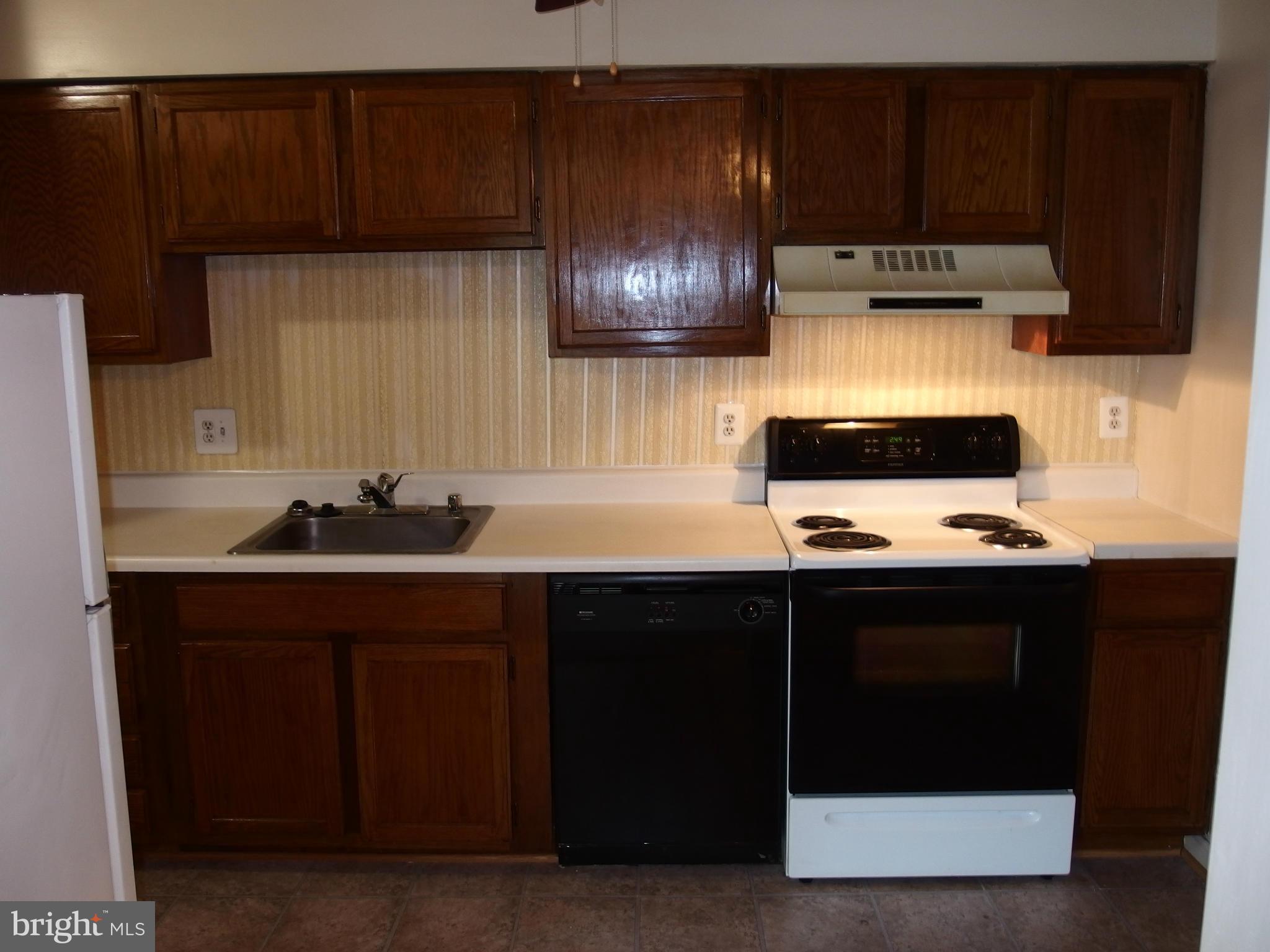 9065 North Laurel Road, Unit B Laurel, MD 20723 - Photo 6 of 12 Kitchen