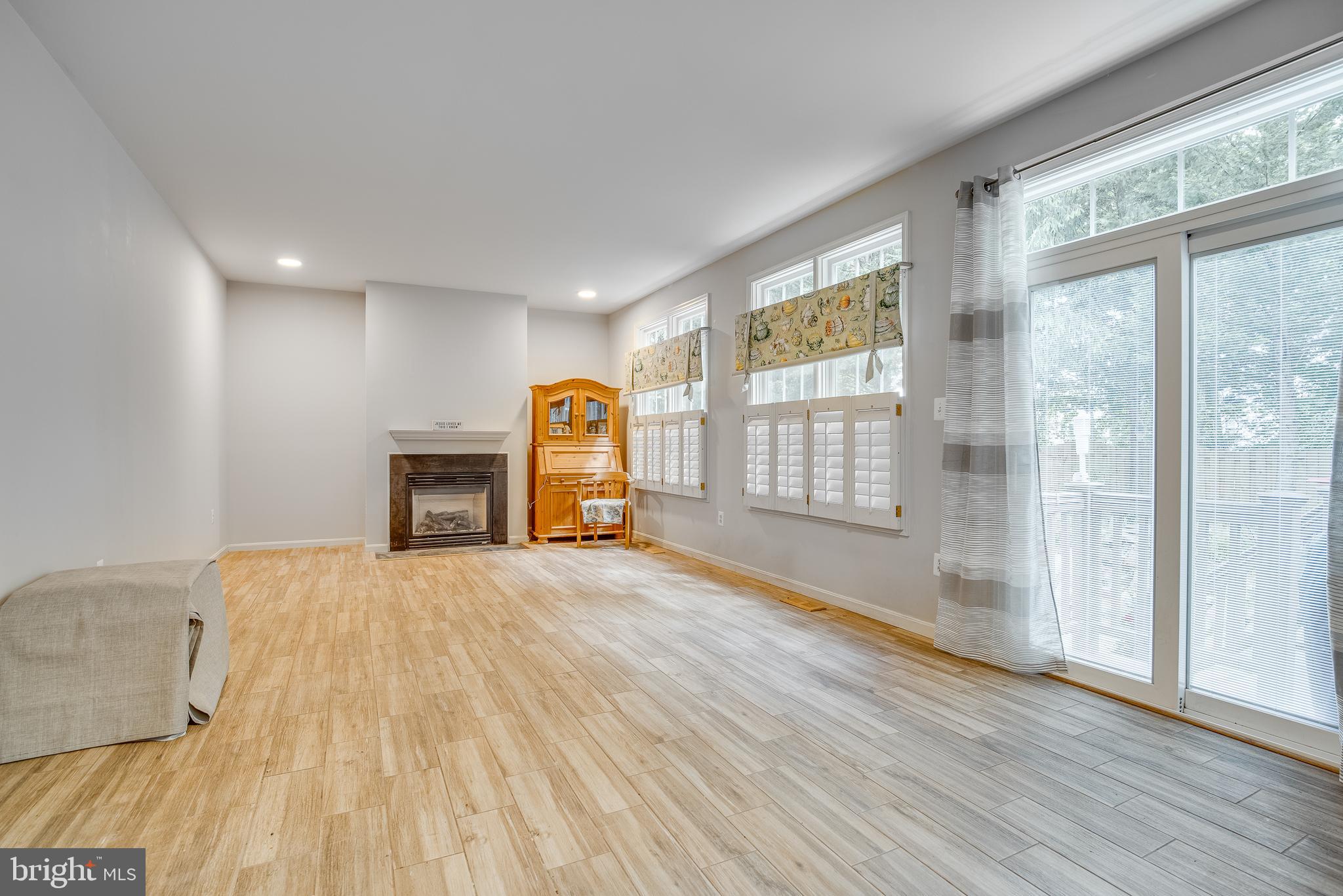 7719 Ridgepark Court Springfield, VA 22153 - Photo 5 of 60 Gallery Image 5
