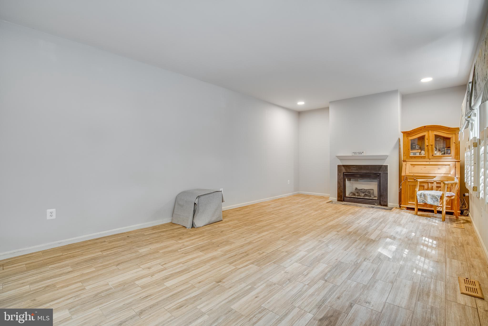 7719 Ridgepark Court Springfield, VA 22153 - Photo 6 of 60 Gallery Image 6